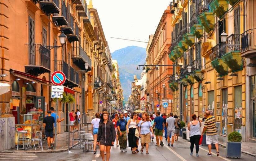 Apartament Dimora Di Maury A Due Passi Dai Trasporti E Da Ballaro باليرمو المظهر الخارجي الصورة